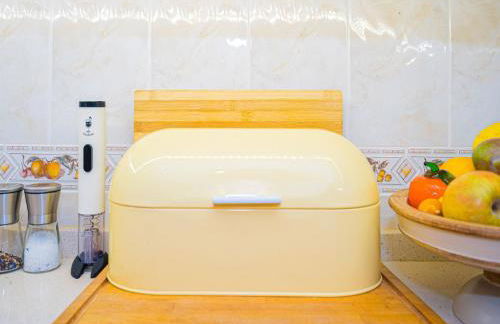 Sunny Poolside Stay in Busot - Foto 37