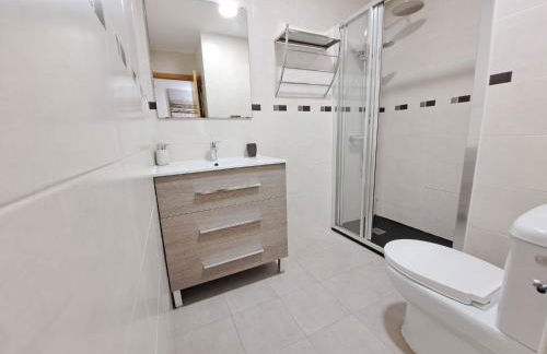 Céntrico apartamento en Valencia próximo parada de metro Ángel Guimerà - Foto 7