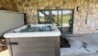 Spacious 4BR Cabin • Sleeps 12 • Games •Near Dells - Foto 3