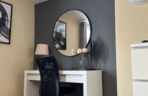 Llanidloes Townhouse-pet-friendly-sleeps 7-Mid Wales - Foto 9