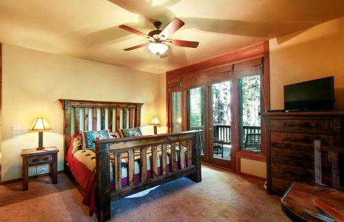 Little Ahwahnee Inn Entrance to Yosemite - Foto 19