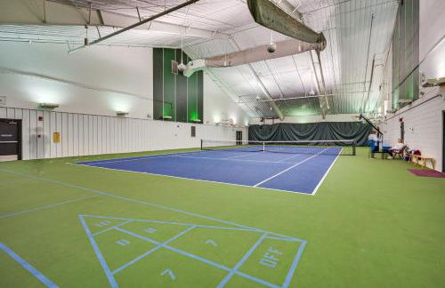 Charming Hedgesville Retreat with Deck and Fireplace! - Foto 30