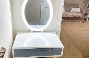 Rare Find Spacious Basement Apartment with Parking - Foto 13