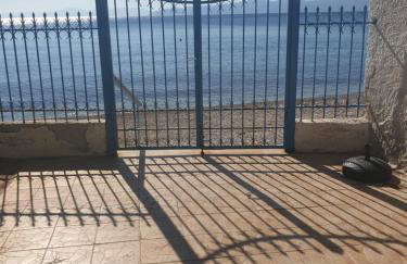 Ξυλινο σπίτι δίπλα στην θάλασσα - Foto 11