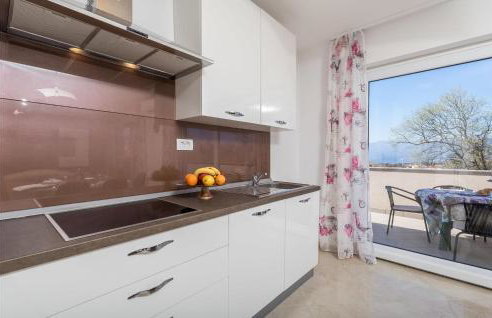 2 Bedroom Lovely Apartment In Viskovo - Photo 19