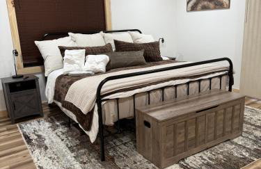 The Brady Retreat Hot tub and pool - Foto 9