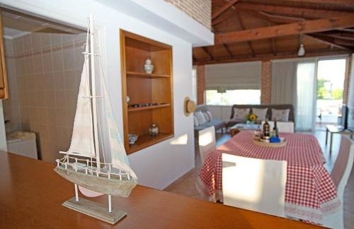 A View from the Attic Window. Kyparissia, Messinia - Foto 16