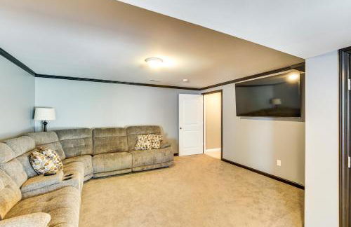 Bar, Pool Table and Yard! Spacious Union Home - Foto 19