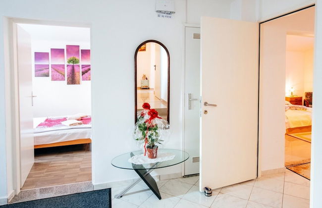 Beautiful Holiday Home in Maslenica Near Beach" - Foto 3