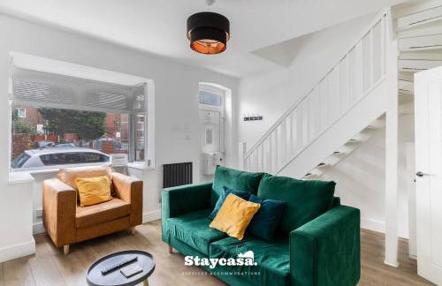 Spacious 2BR Home w Garden 2-Min Walk to Town - Foto 6