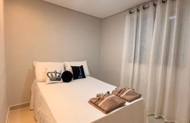 Apartamento 100 metros da praia com piscina - Foto 8