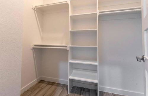 New Swanky Rustic Modern 5 STAR Home near Downtown - Foto 29