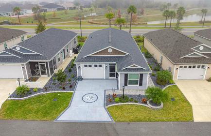 Luxe 2BR in The Villages, Mins to Eastport Town Square With Patio and Kingbed - Foto 5