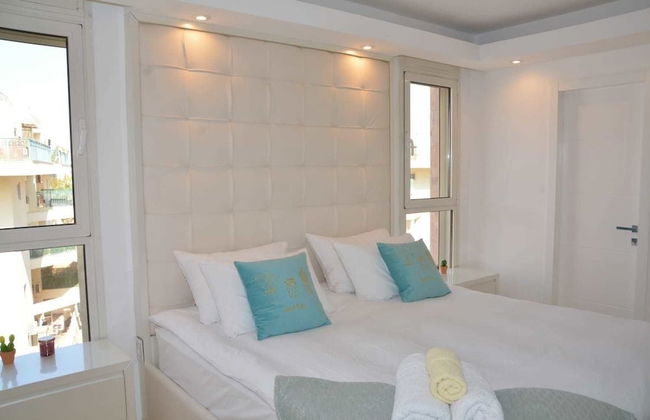 Renovated White 3BD next to Beach - Pool - Foto 6