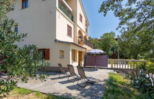 1 Bedroom Cozy Apartment In Kostrena - Foto 8