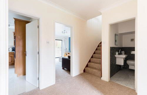 Drayton Manor House FREE parking - Photo 72