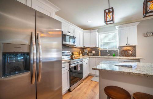 Par-Tee Haus I- Game Room & Hot Tub-Walk to Helen - Foto 29