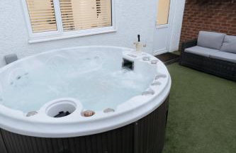 Marine Cottage 2 - With Private Hot Tub - Foto 9
