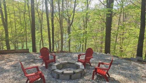 Cozy Lake Duplex Sleeps 5 Games Dog-friendly - Foto 5