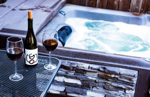 The Nest Serene Sanctuary w Hot Tub Fireplace Grill Hammock Outdoor Fire Feature Fully Fenced Yard AC Pets Ok - Foto 3