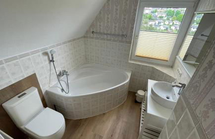 Ferienhaus An der Weinrebe in Bad Hersfeld mit Garten, 2 Bäder, 2 Schlafzimmer & Küche - gratis Parkplätze - Foto 15