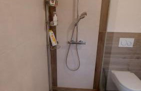 Schönes wohnen im Grünen - Foto 8