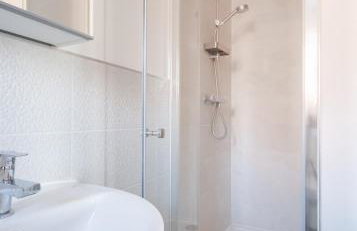 3 Bedroom House - Sleeps 8 - Driveway Parking - Foto 24