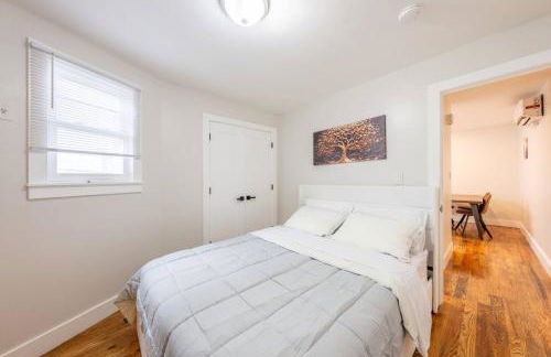 Modern 2BR 8 mins to Penn Station with WiFi Laundry - Foto 4