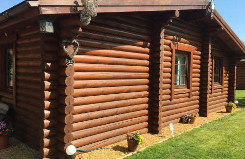Laura's Lodge Hot Tub Log Cabin, Felmoor Park, Morpeth, Northumberland - Photo 27