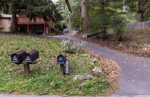 Quiet Cottage In The Woods, with Hot Tub! - Foto 29