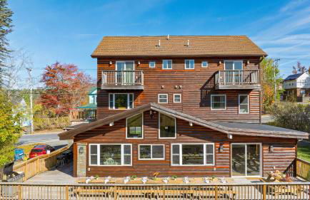 Mins to Hunter Mountain • Sleeps 36 • Pool Spa Games Bar Cozy Peaks Lodge by AvantStay - Foto 63