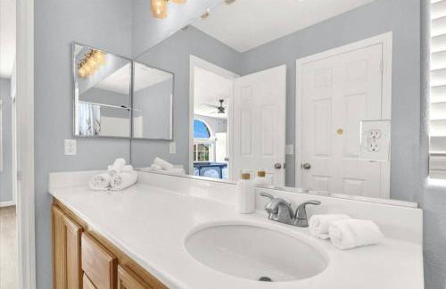 4BR Family Oasis with Gym and BBQ Near Vegas Strip - Photo 28