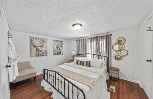 Lake Conroe 3BR Home w Boat Ramp Access, Kings, BBQ, Sleeps 8 - Photo 18