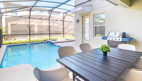 Bright & Airy 5BR Resort Home with Pool - Foto 2