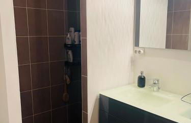 "Les Pâturages" Chanas - Maison Entière proche A7, 2 Chambres, 4 Personnes, Jardin Privé, Piscine & BBQ - Foto 3