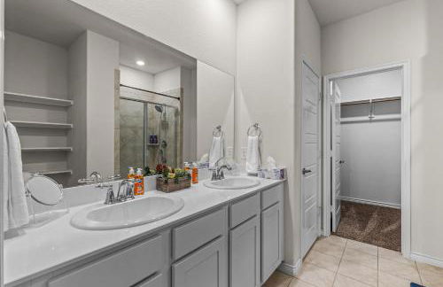 Single-level Home Game Area Ideal for Long Stays - Foto 47