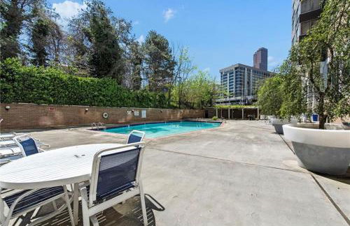 Mid town 2 bedroom cozy apartment- 15 F Near Merc Stadium - Foto 21