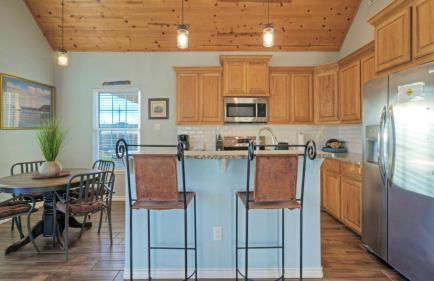 Group Getaway w/ Pool, Boat Dock 2 Homes Laguna Village Retreat by Avantstay - Foto 120