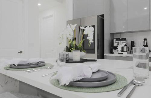 KING BED - FREE Pool Heat - 85 in TV - 4BR Villa - Foto 40