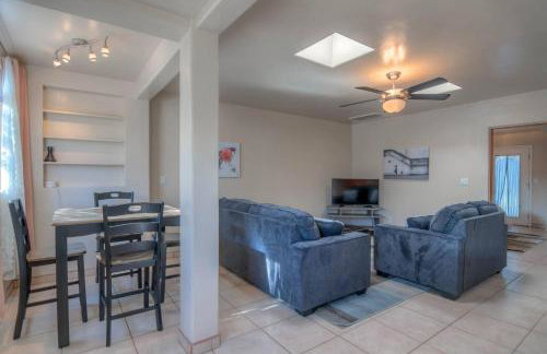 Appealing Quiet and Private Modern 2 Bedroom - Foto 17