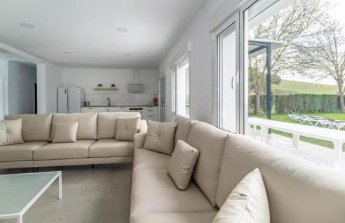 4 Bedroom Lovely Home In Villamartin - Foto 15