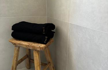 Marbella Bliss - Luxury 4-Bedroom VILLA with Garden, Private POOL & Jacuzzi, Marbesa near- 5 min to the Cabopino Beach - Photo 73