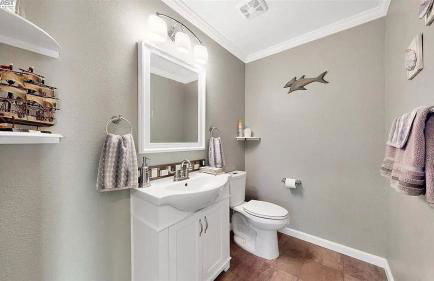 Waterfront Sleeps 6 near Marina with Hot Tub - Foto 38