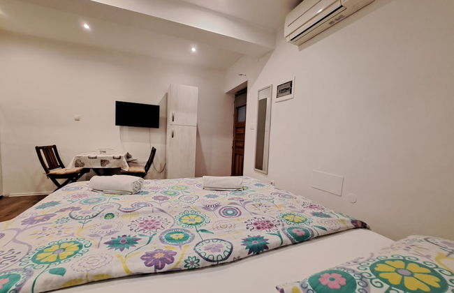 Studio Leo Apartment - Photo 12