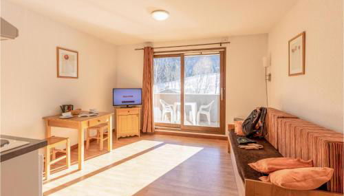 Awesome Apartment In Saint-Pancrace - Foto 4