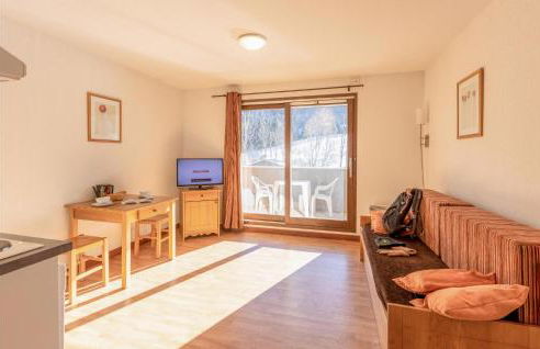 Awesome Apartment In Saint-Pancrace - Foto 4