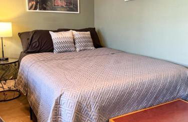 Spacious 3 Bedroom Sleeps 12 with 7 Beds plus Parking - Foto 12