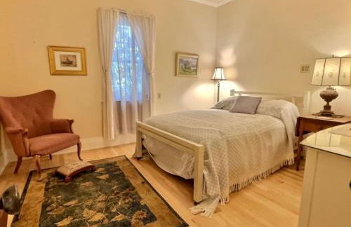 Historic McDowell House Antique Charm by Hospital - Foto 20