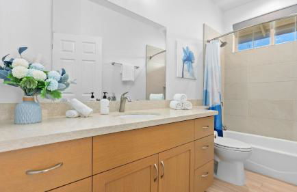 Sleeps 16 2 Homes Ocean Views Shared Pool Gym Near the Beach AvantStay - Foto 71