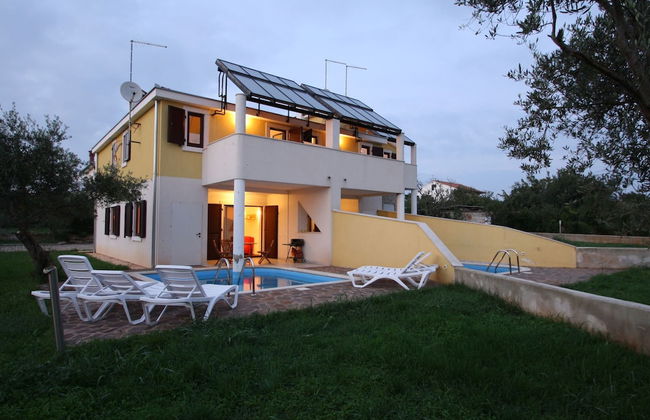 Holiday Home in Novigrad With Private Pool - Foto 1